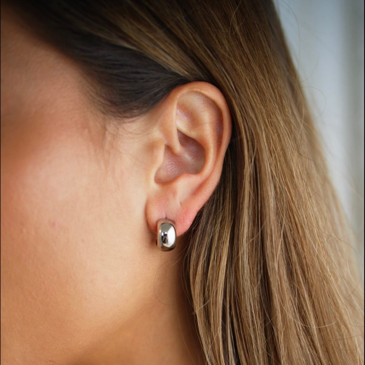 Ava | Mini Chunky Hoop Stud 18K Gold PVD