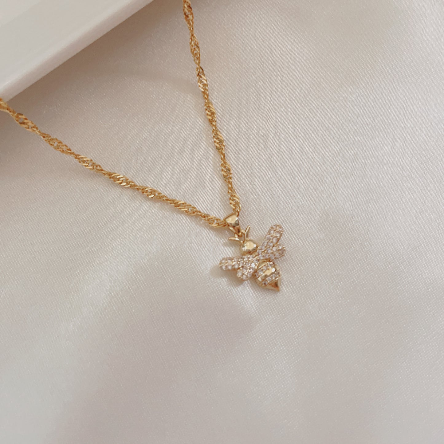 Susana | 14K Gold filled Bee Necklace